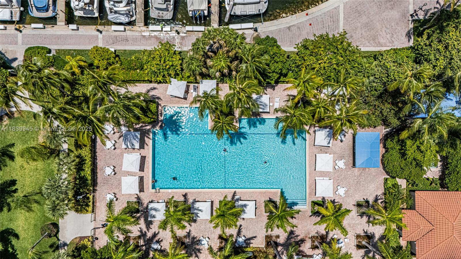 3598 Yacht Clb Dr #601+DEN Aventura, FL 33180