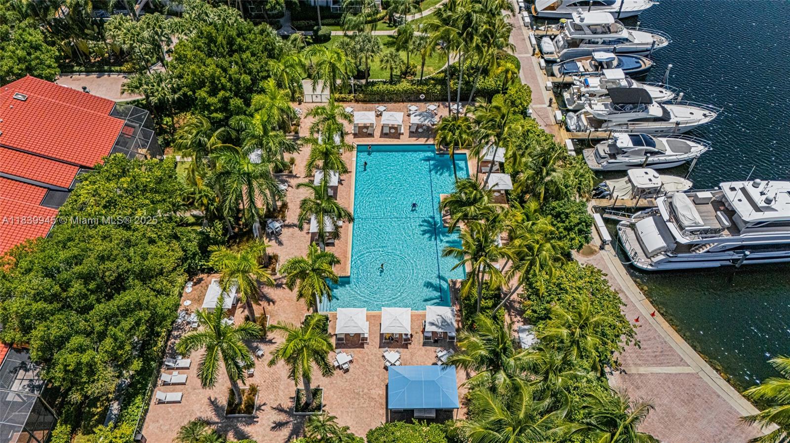 3598 Yacht Clb Dr #601+DEN Aventura, FL 33180