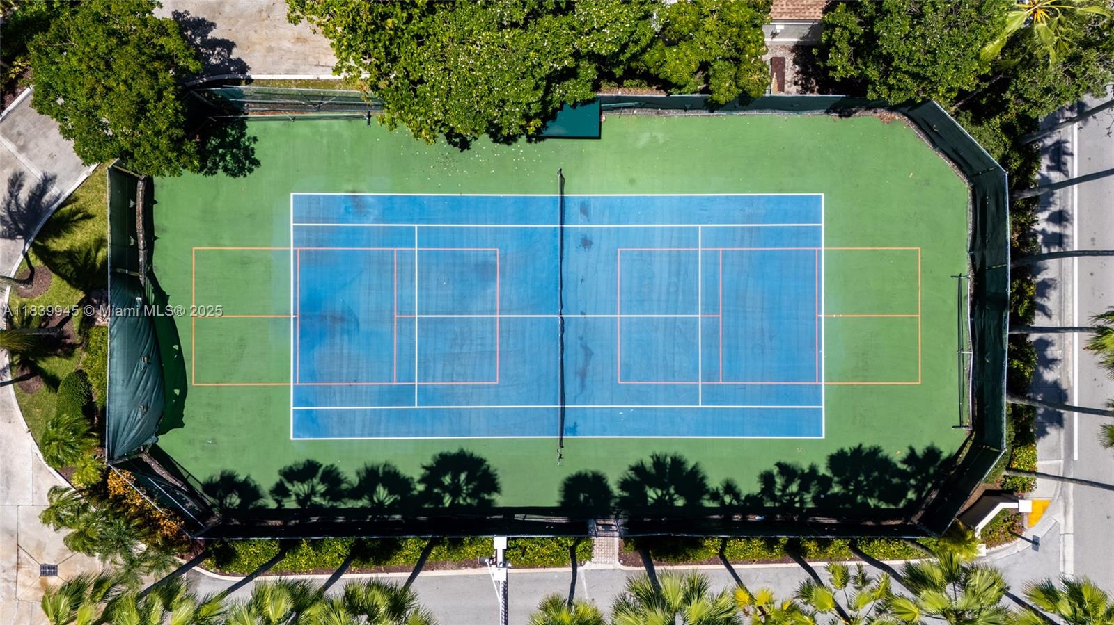 3598 Yacht Clb Dr #601+DEN Aventura, FL 33180