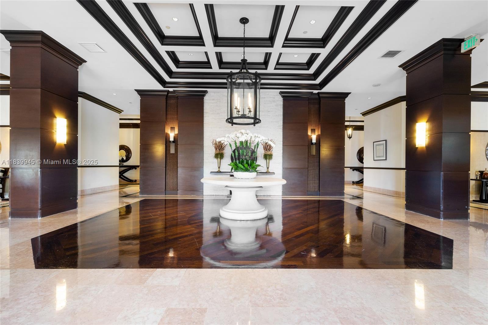 3598 Yacht Clb Dr #601+DEN Aventura, FL 33180