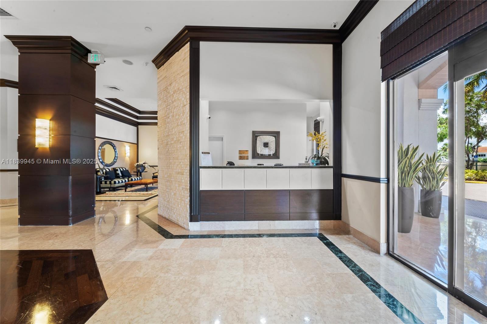 3598 Yacht Clb Dr #601+DEN Aventura, FL 33180