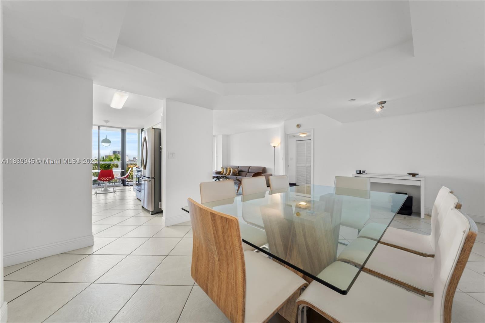 3598 Yacht Clb Dr #601+DEN Aventura, FL 33180