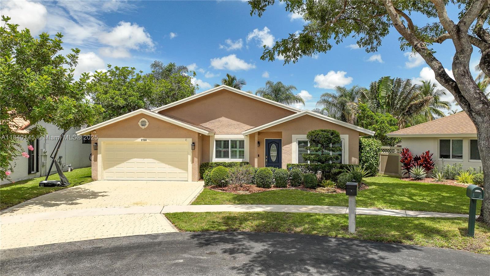 1710 SW 100th Ter