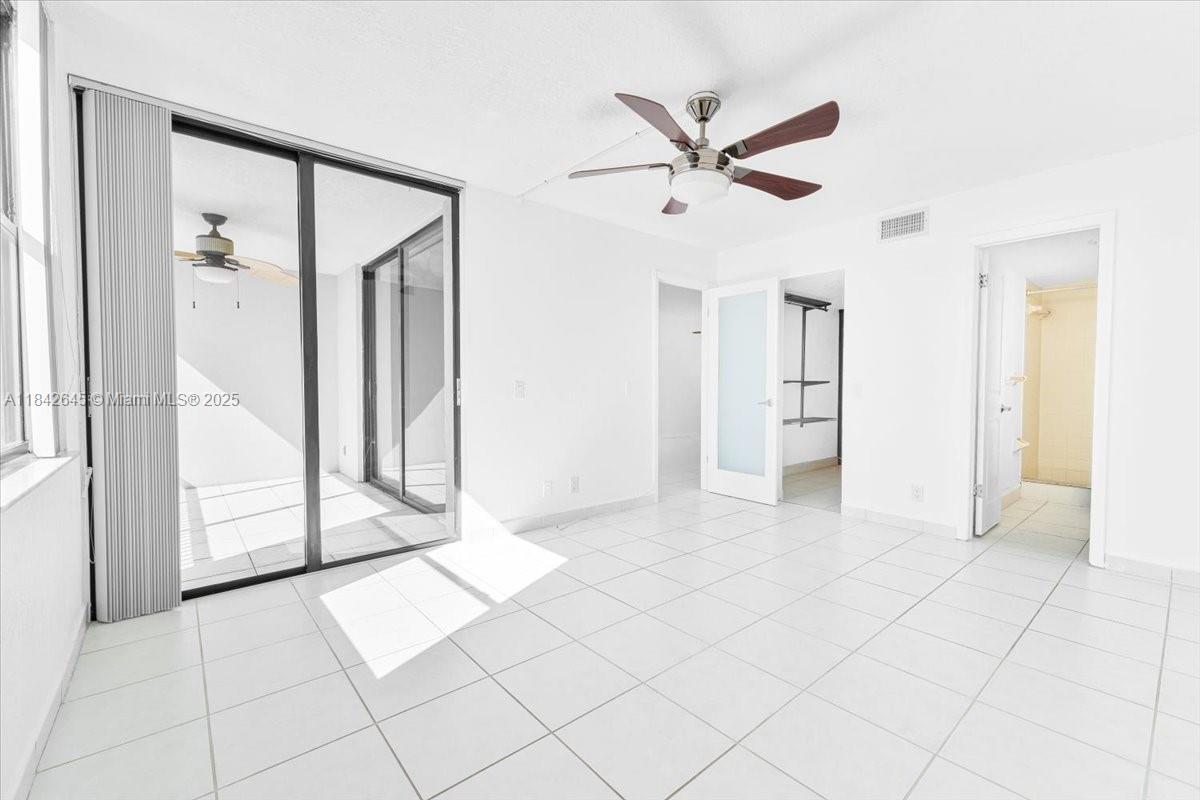 110 Lake Emerald Dr #403 Oakland Park, FL 33309