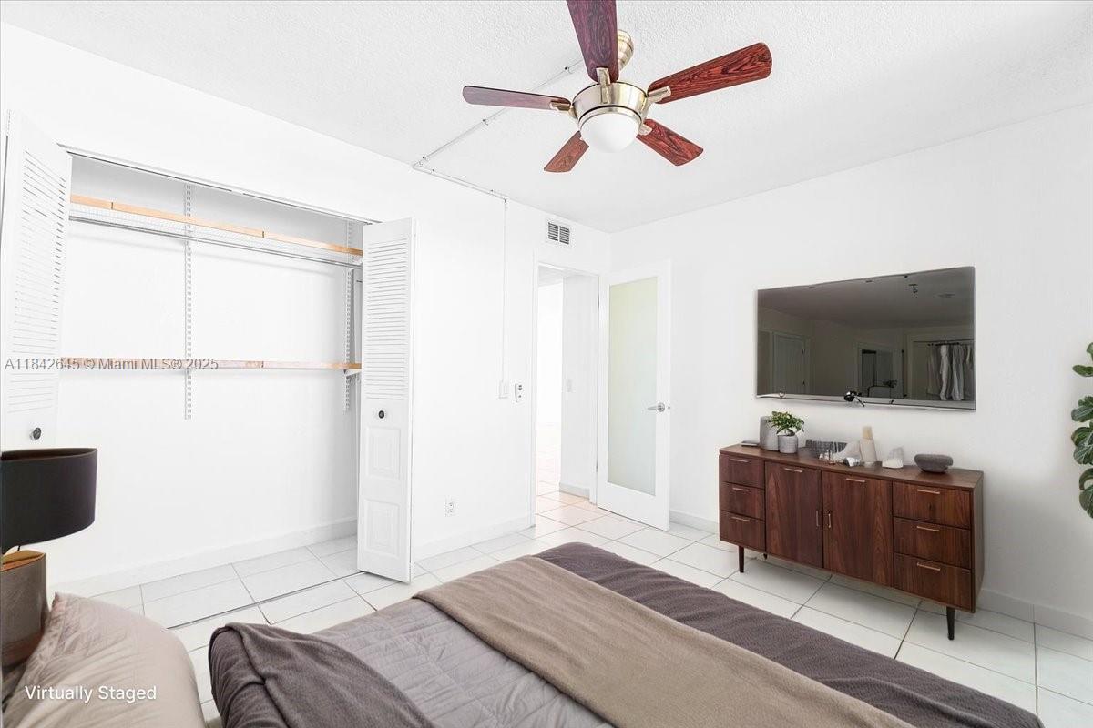 110 Lake Emerald Dr #403 Oakland Park, FL 33309