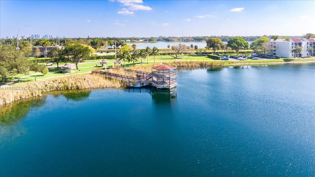 110 Lake Emerald Dr #403 Oakland Park, FL 33309