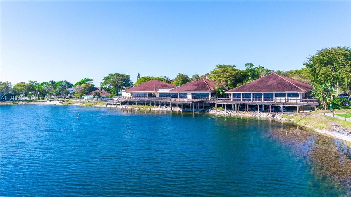 110 Lake Emerald Dr #403 Oakland Park, FL 33309