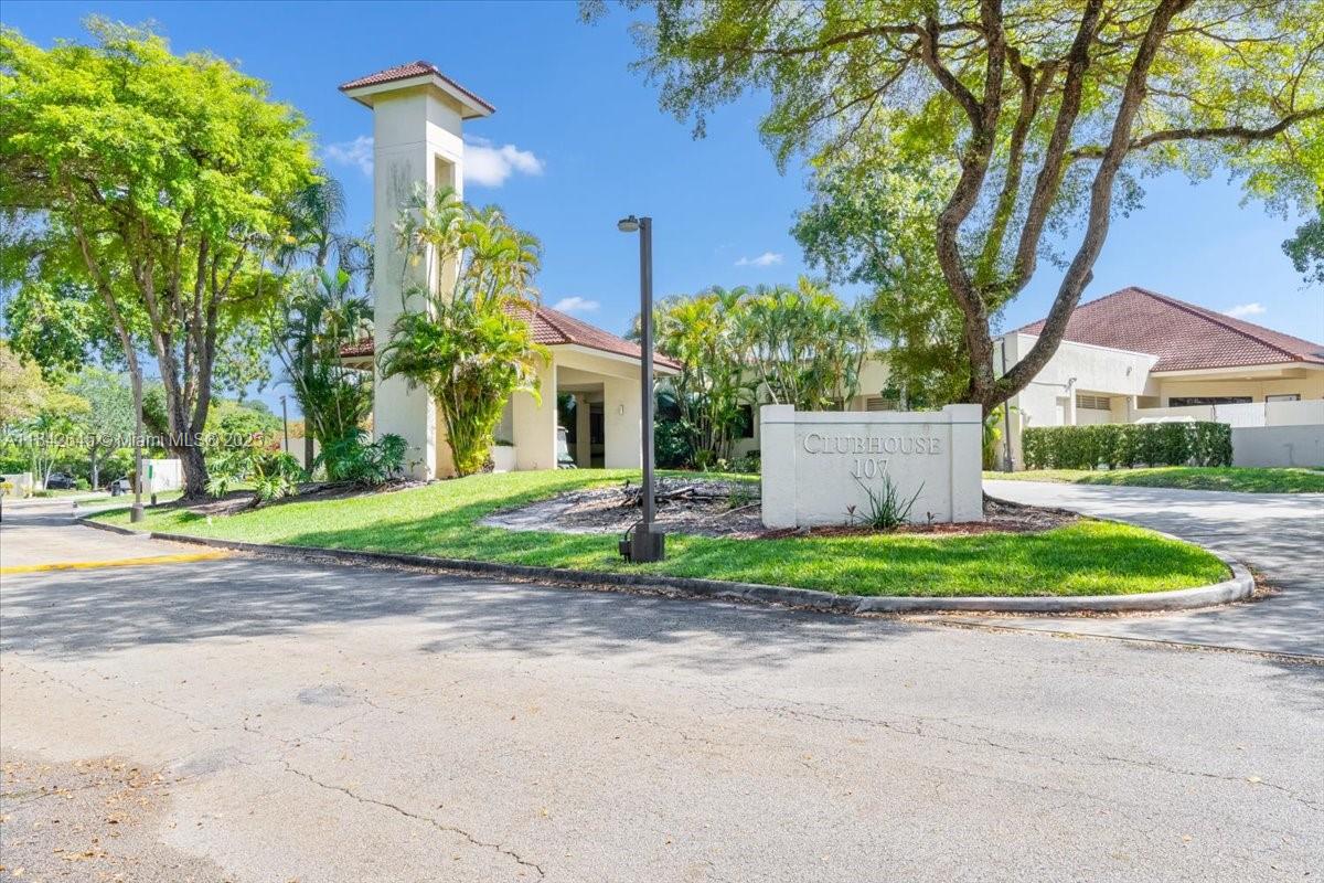 110 Lake Emerald Dr #403 Oakland Park, FL 33309