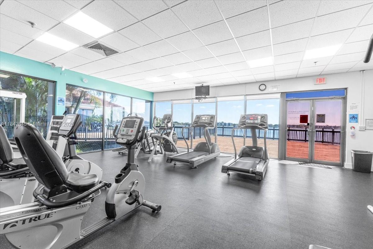 110 Lake Emerald Dr #403 Oakland Park, FL 33309