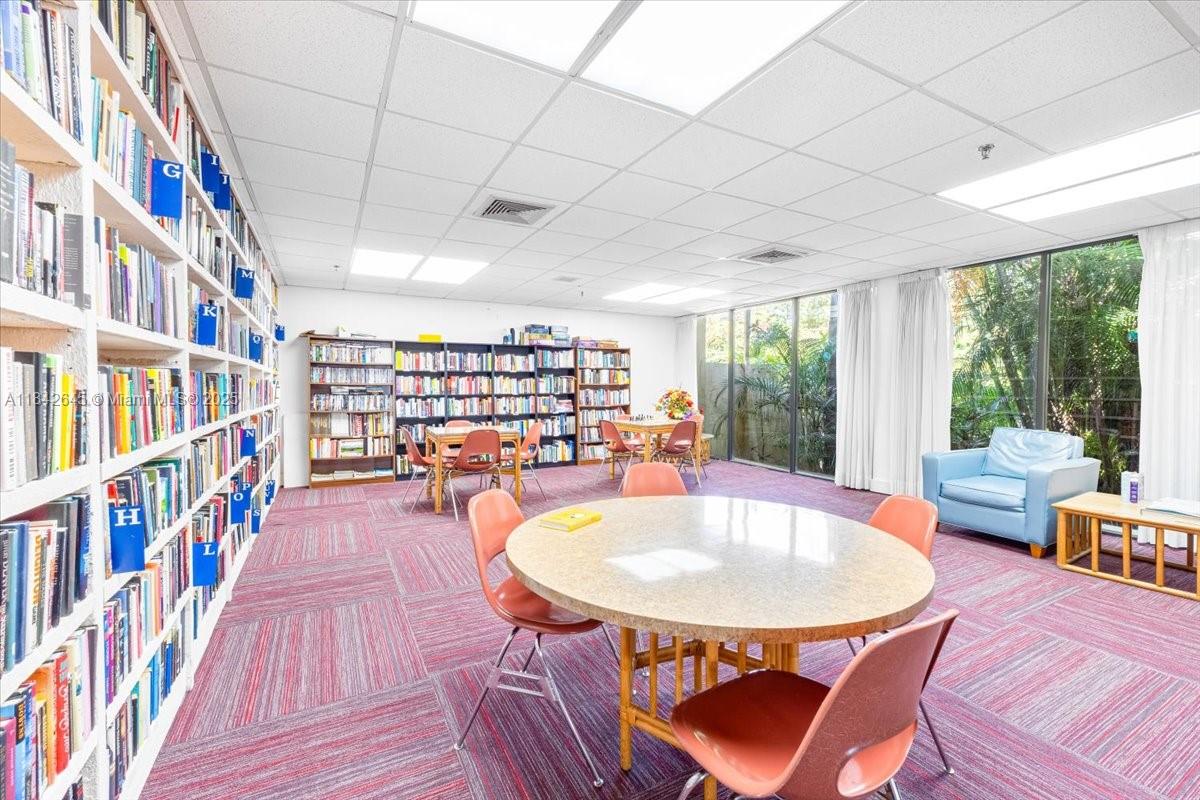 110 Lake Emerald Dr #403 Oakland Park, FL 33309