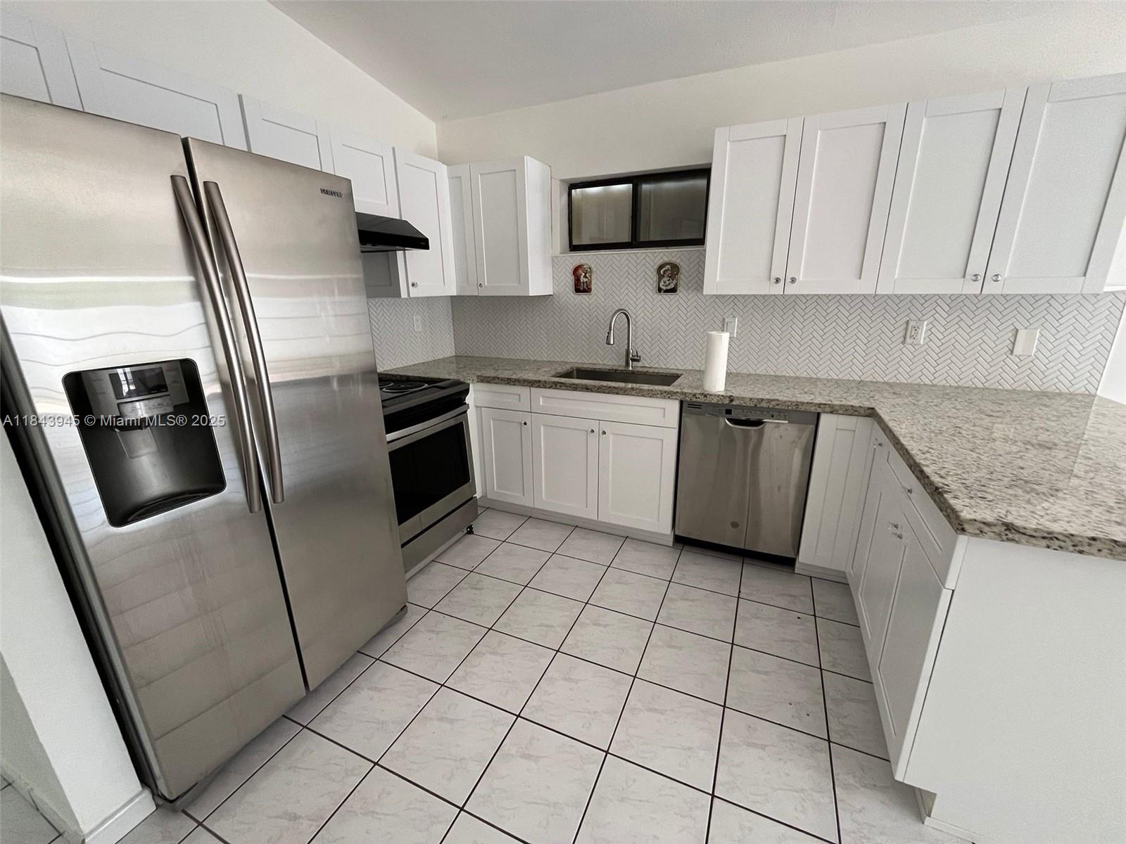2749 W 72nd St