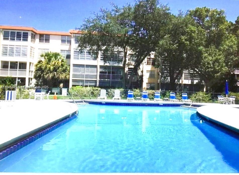 2600 NW 49th #112