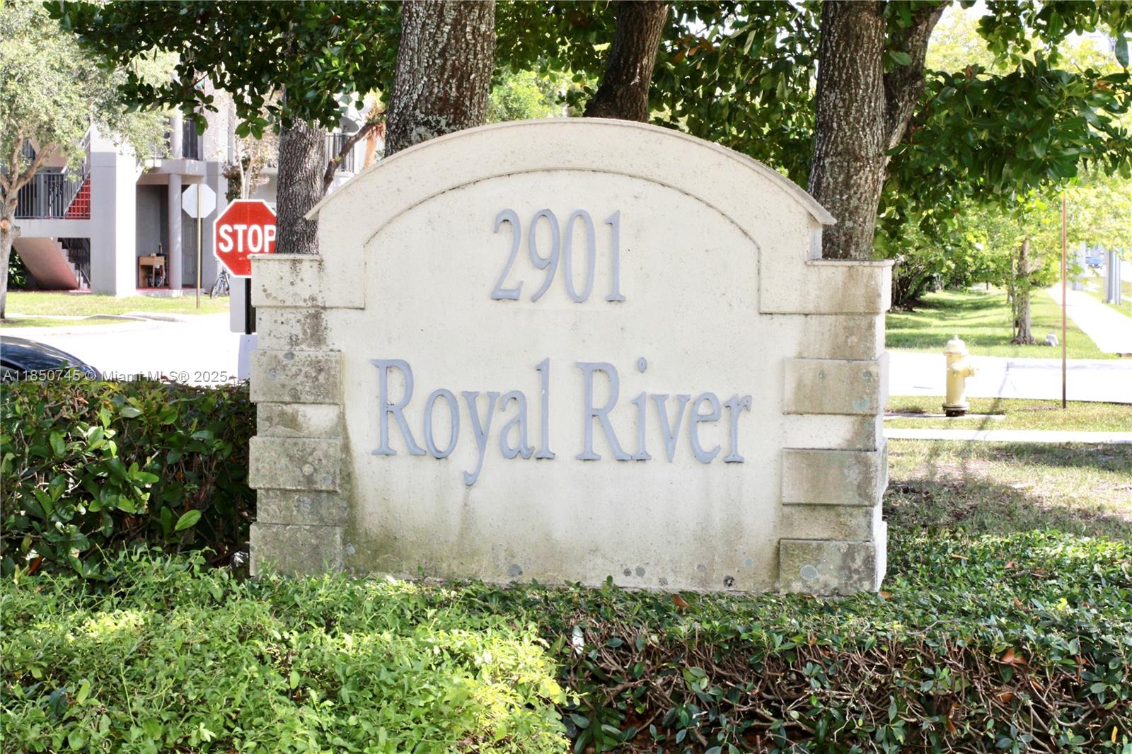 2901 Riverside Dr #304