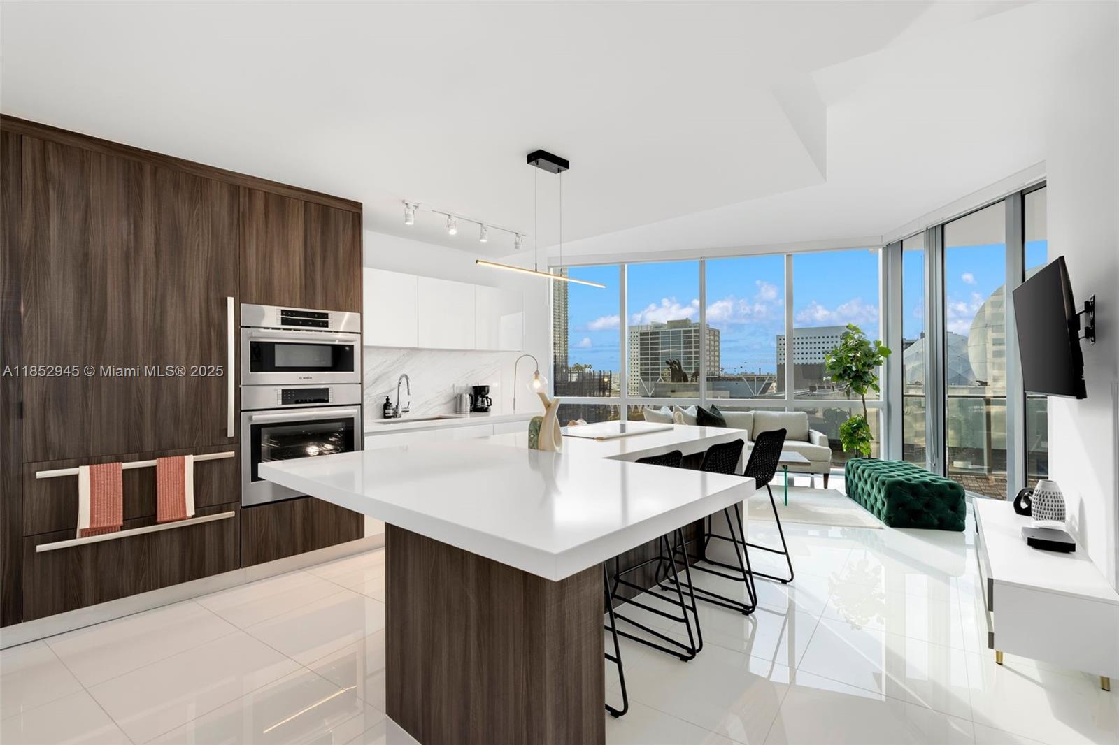 851 NE 1st Ave #1010