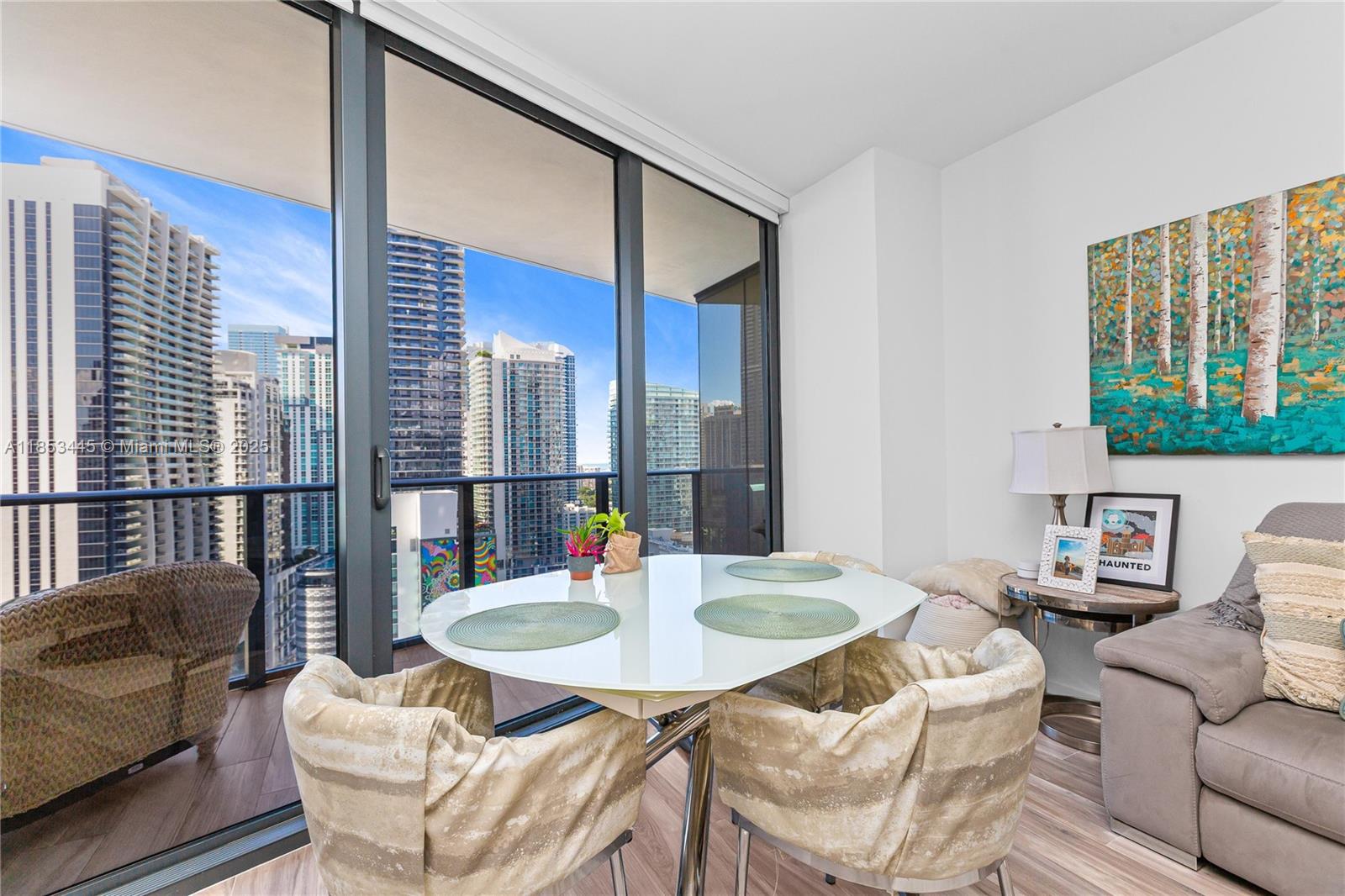 image Sls Lux Brickell13