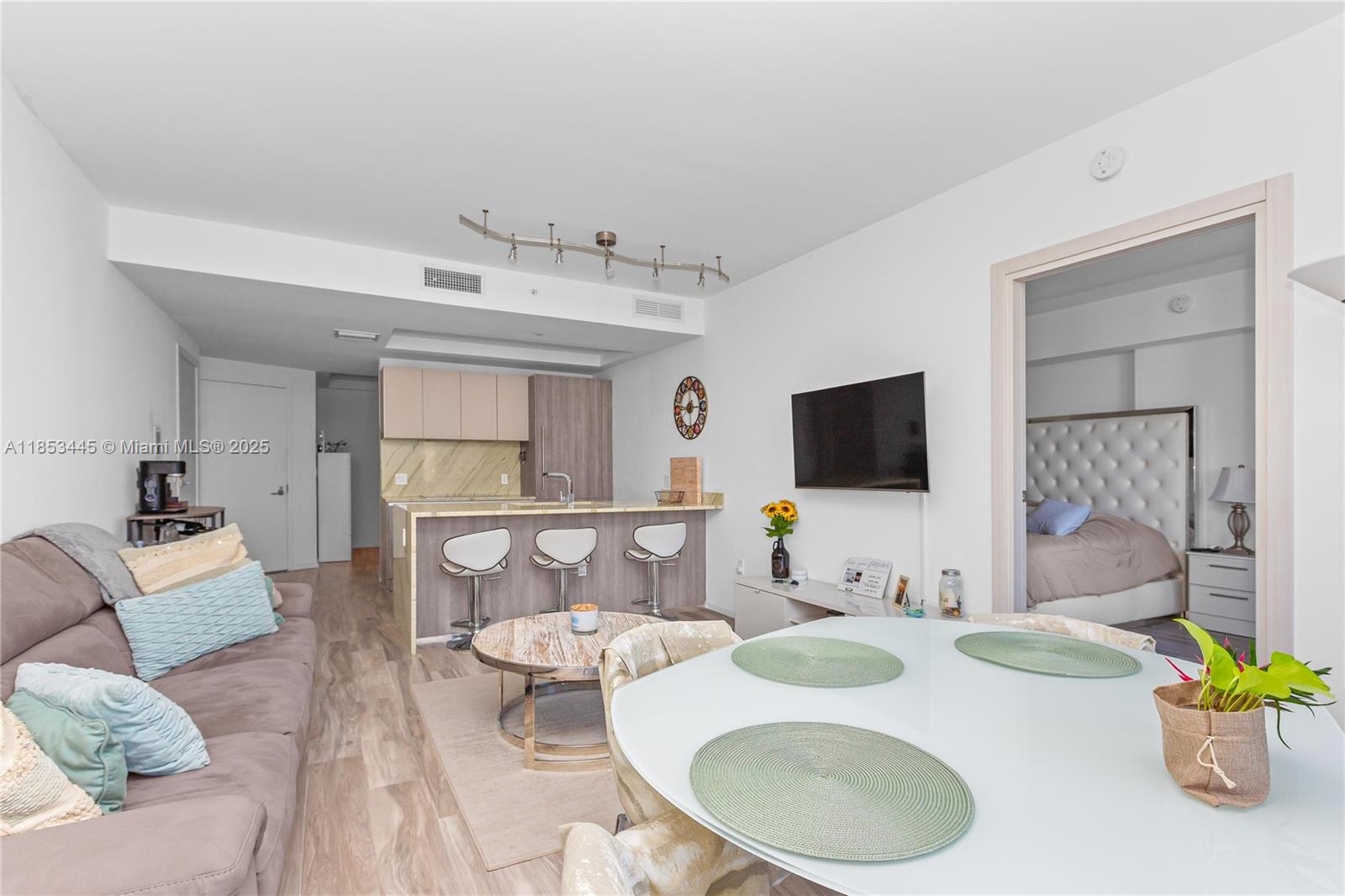 image Sls Lux Brickell15