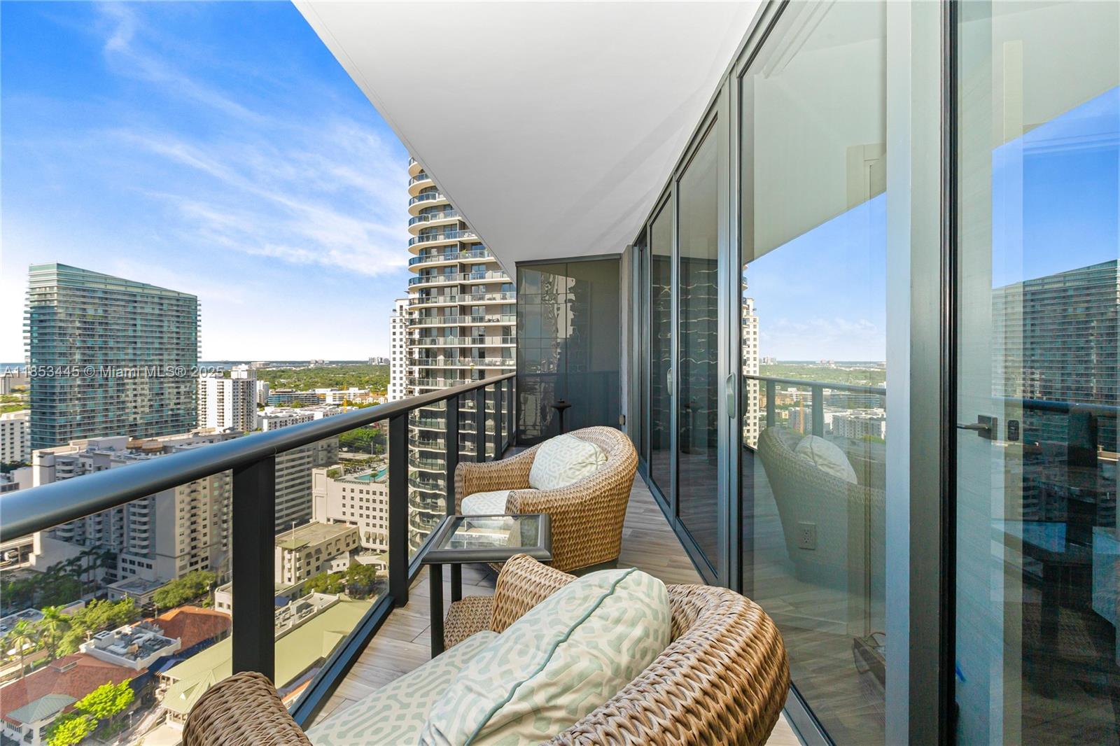 image Sls Lux Brickell1