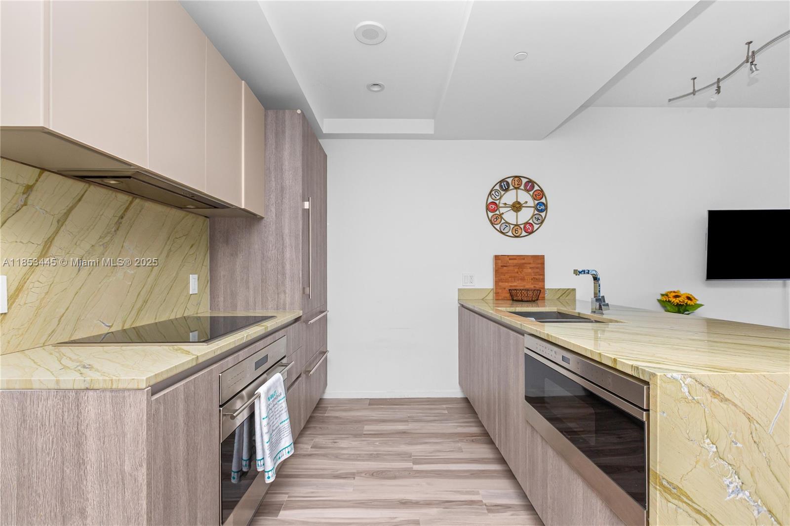 image Sls Lux Brickell19