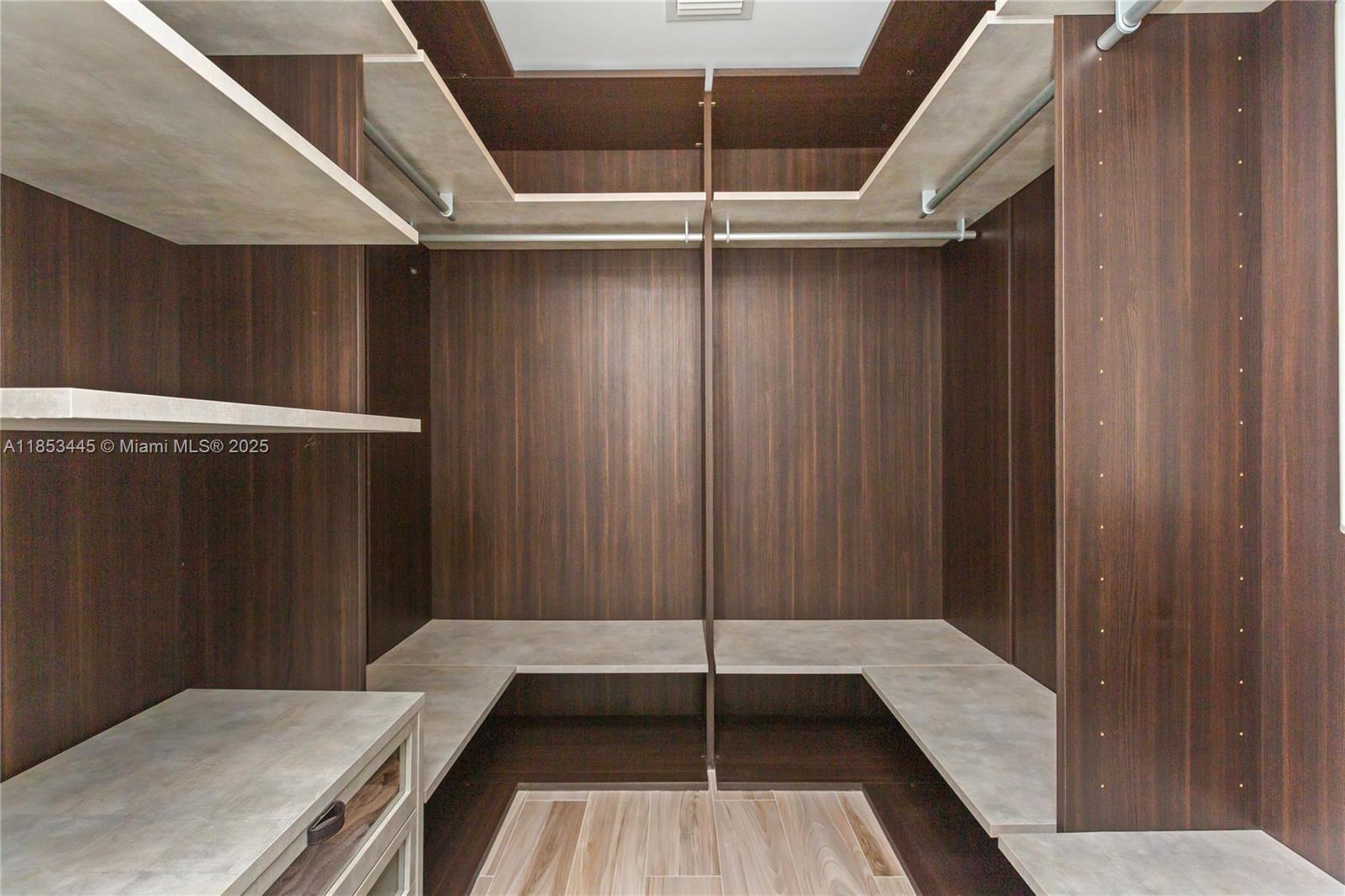 image Sls Lux Brickell27