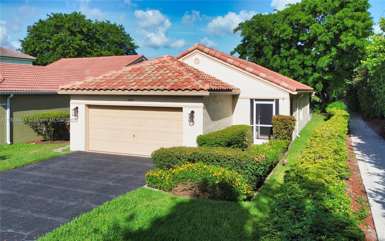 1583 Presidio Dr