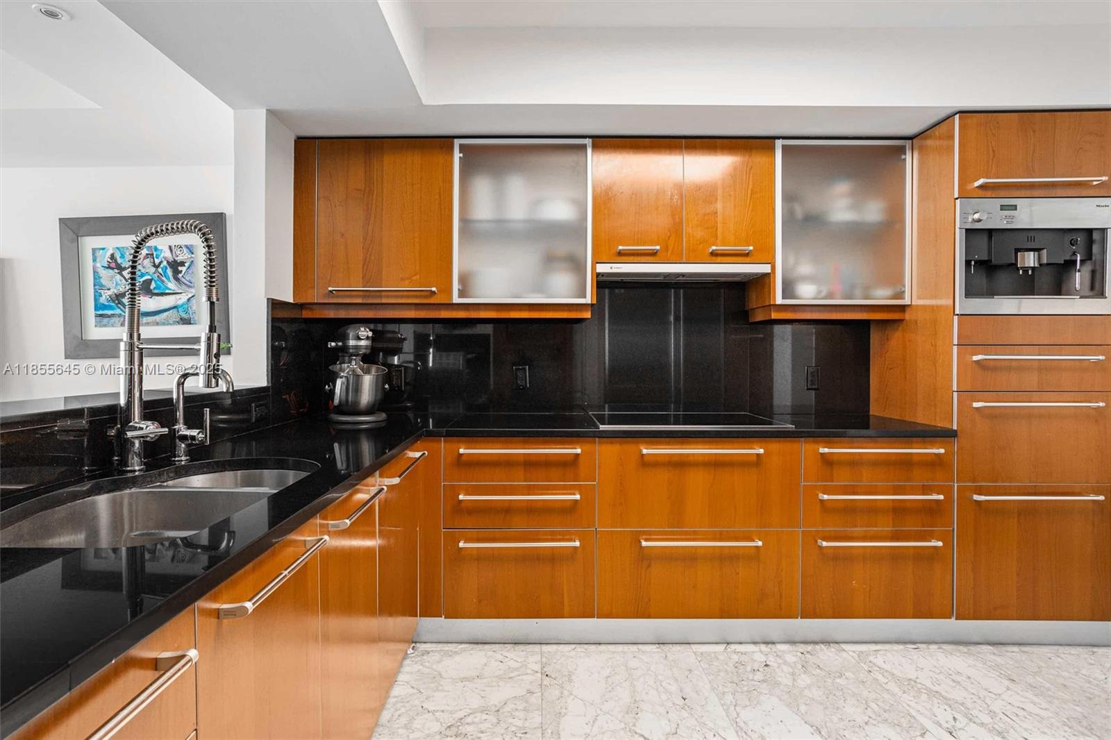 image Jade Residences At Bricke11