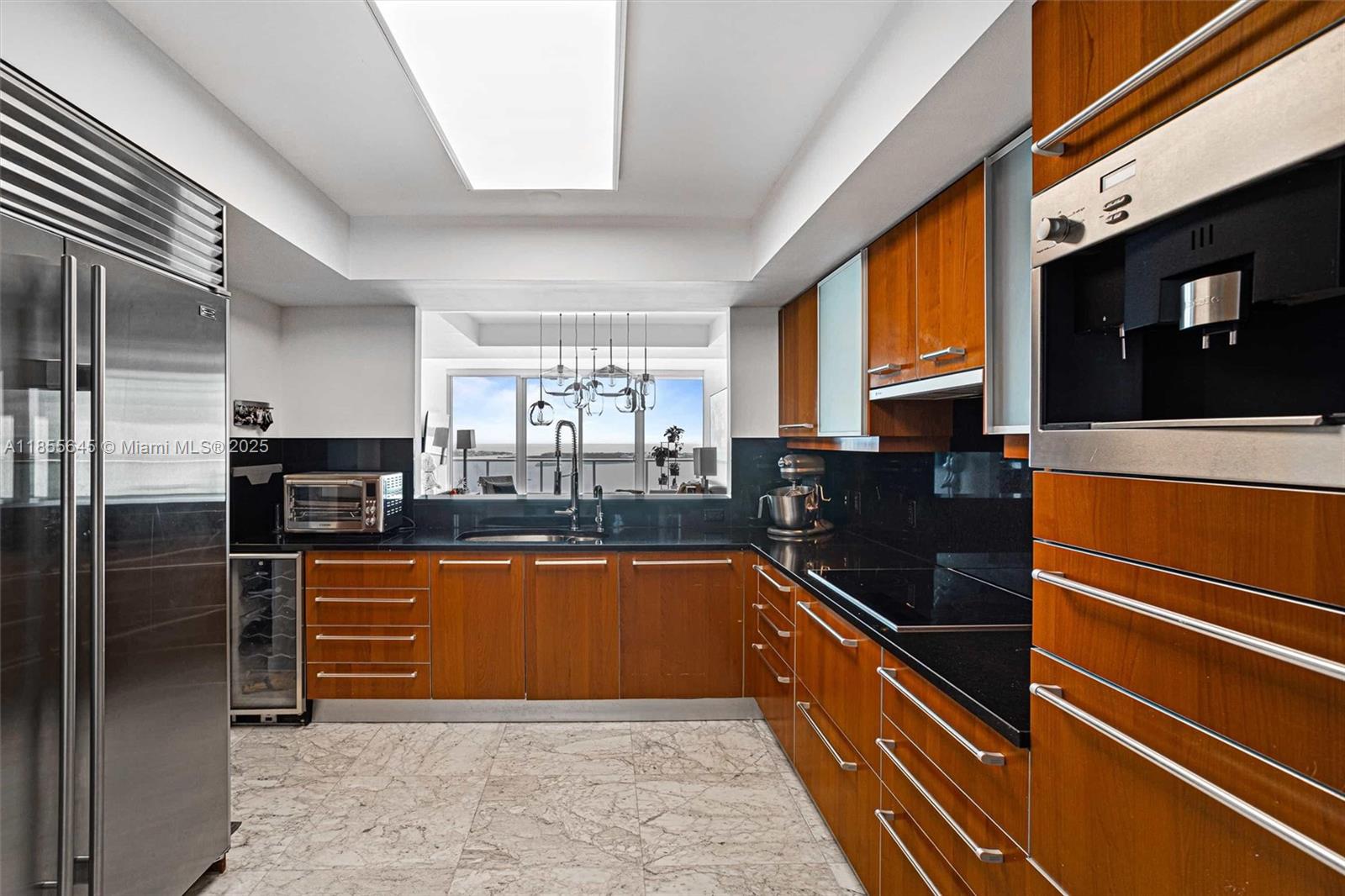 image Jade Residences At Bricke13
