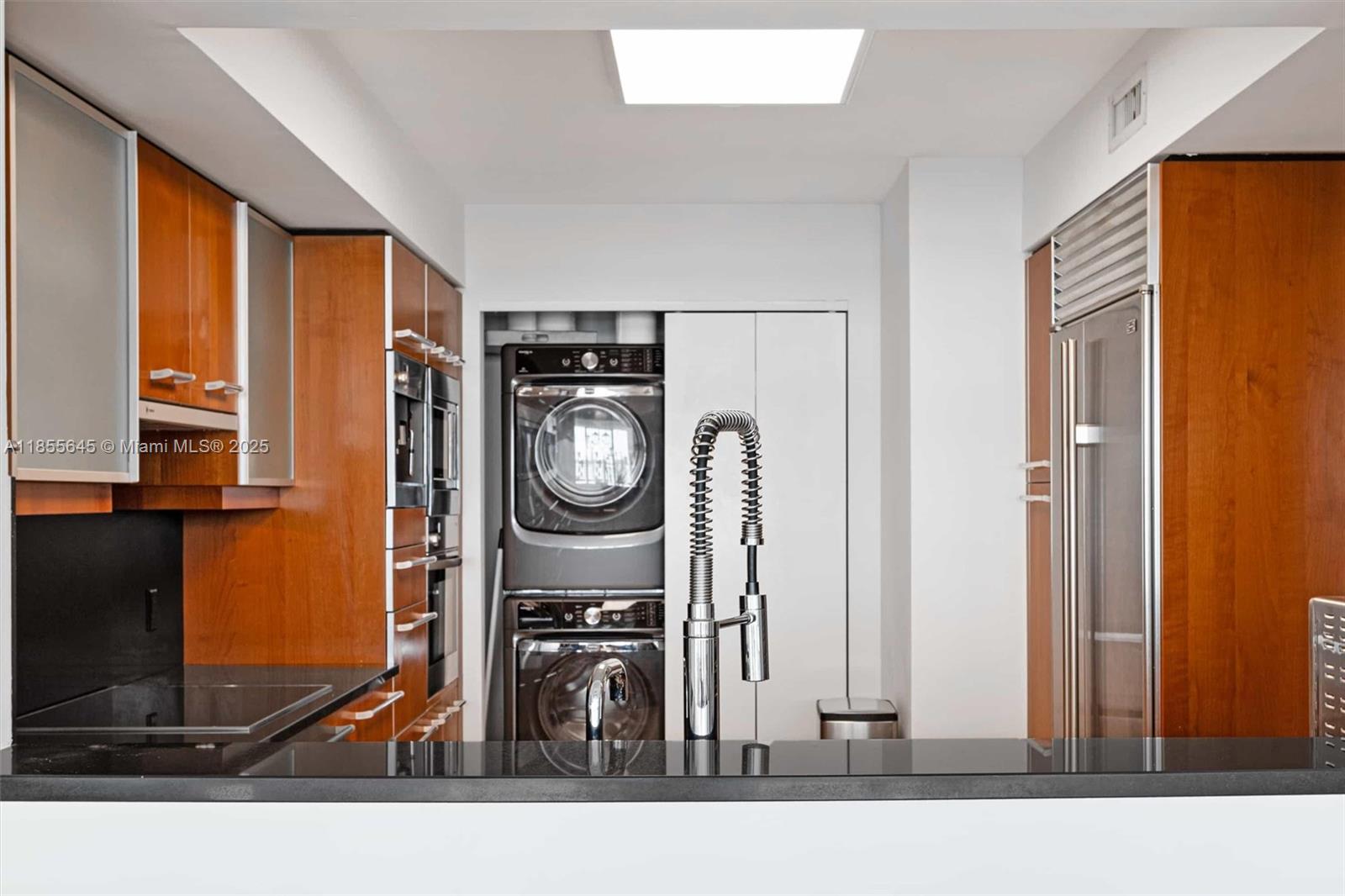 image Jade Residences At Bricke14
