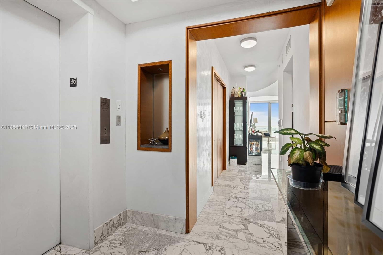 image Jade Residences At Bricke15