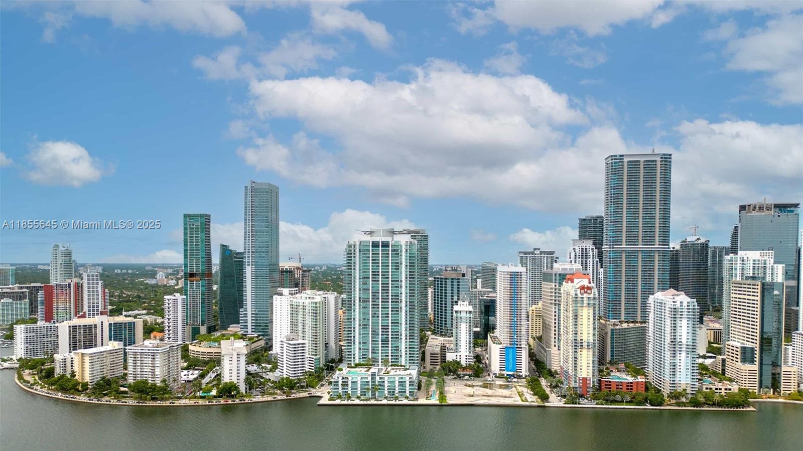 image Jade Residences At Bricke34