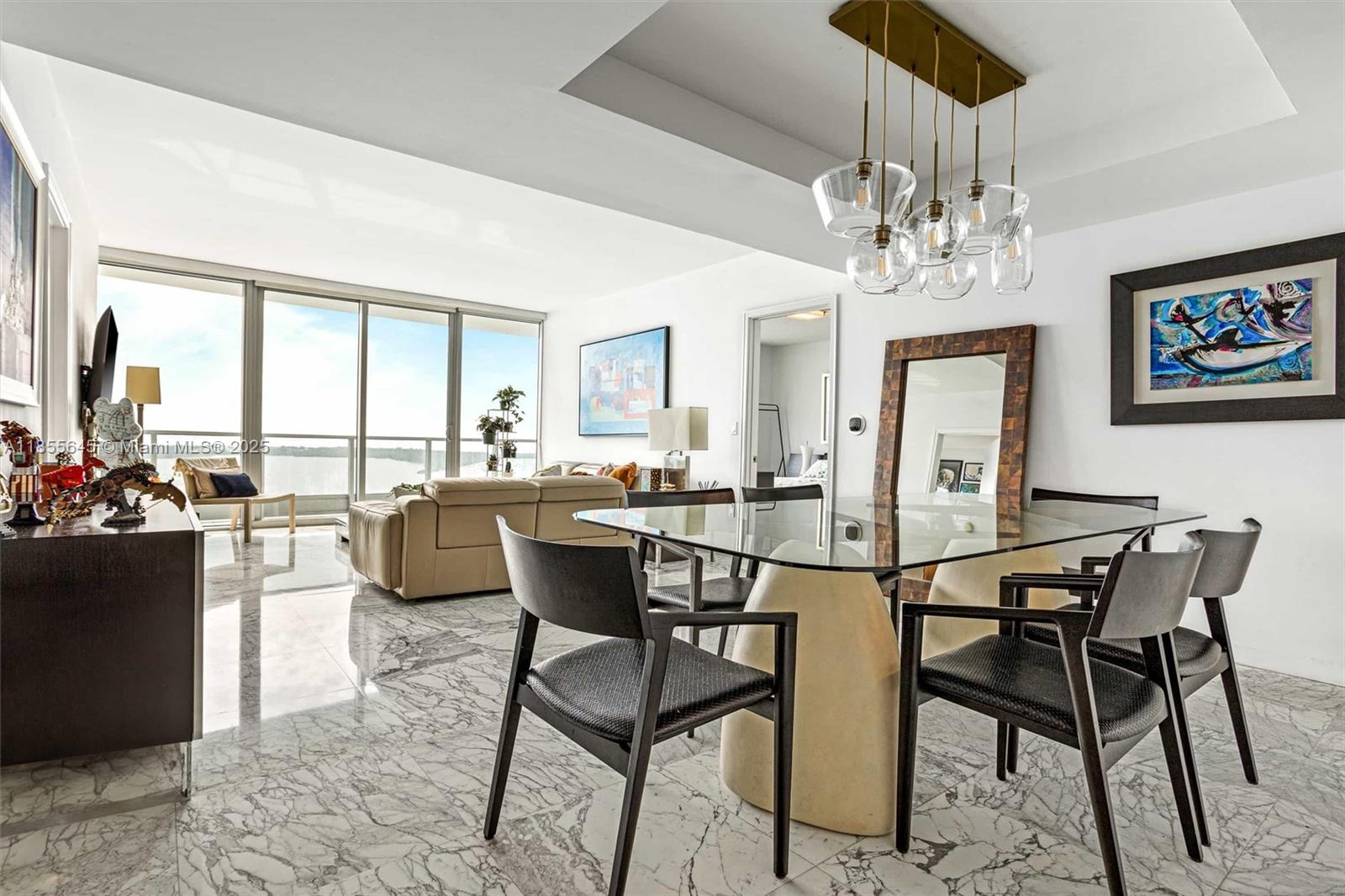 image Jade Residences At Bricke3