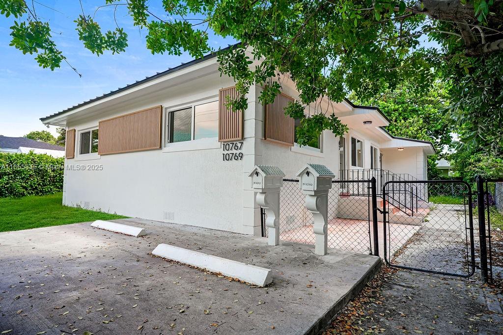 10767 NE 2nd Ave #1