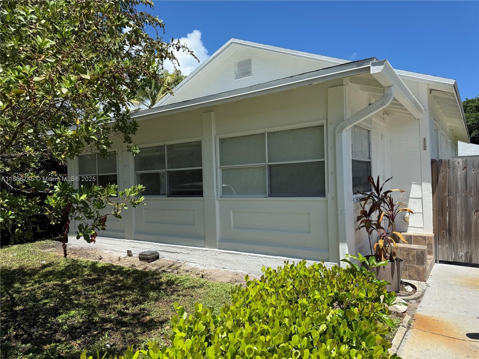112 N D St #1