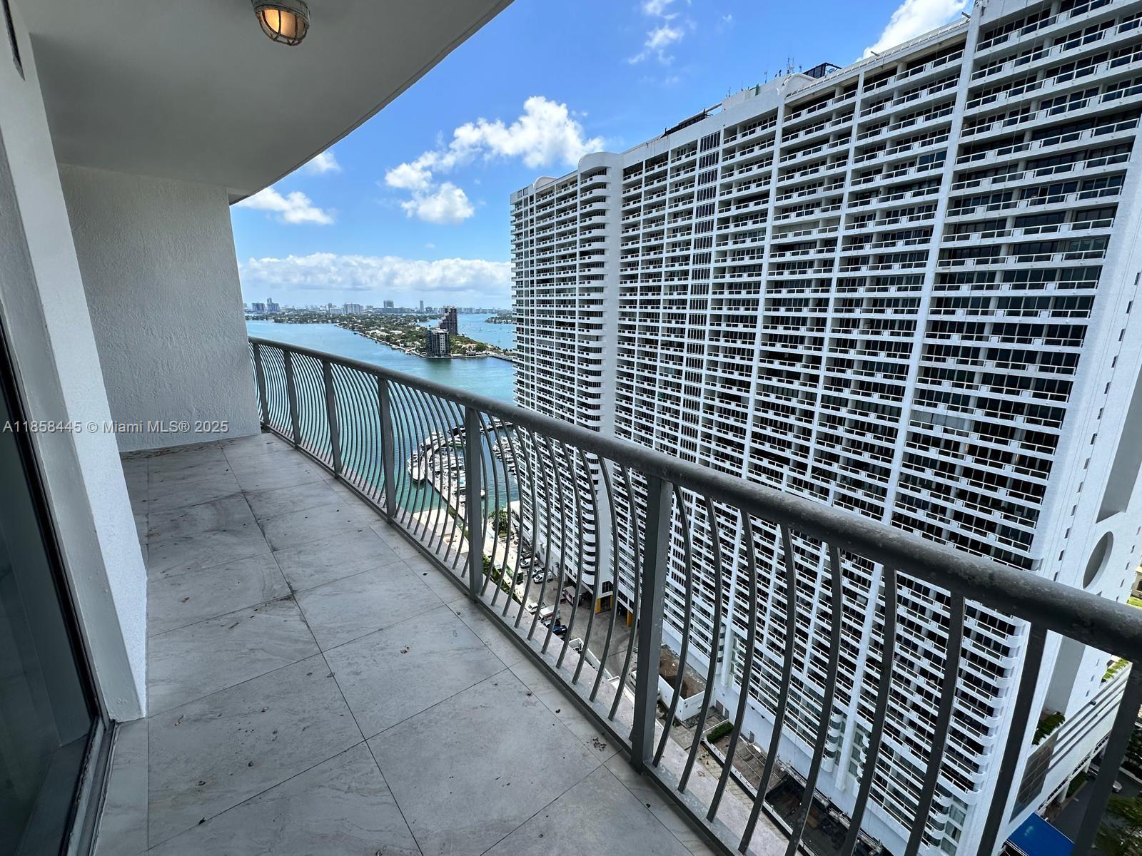 1750 N Bayshore Dr #2906