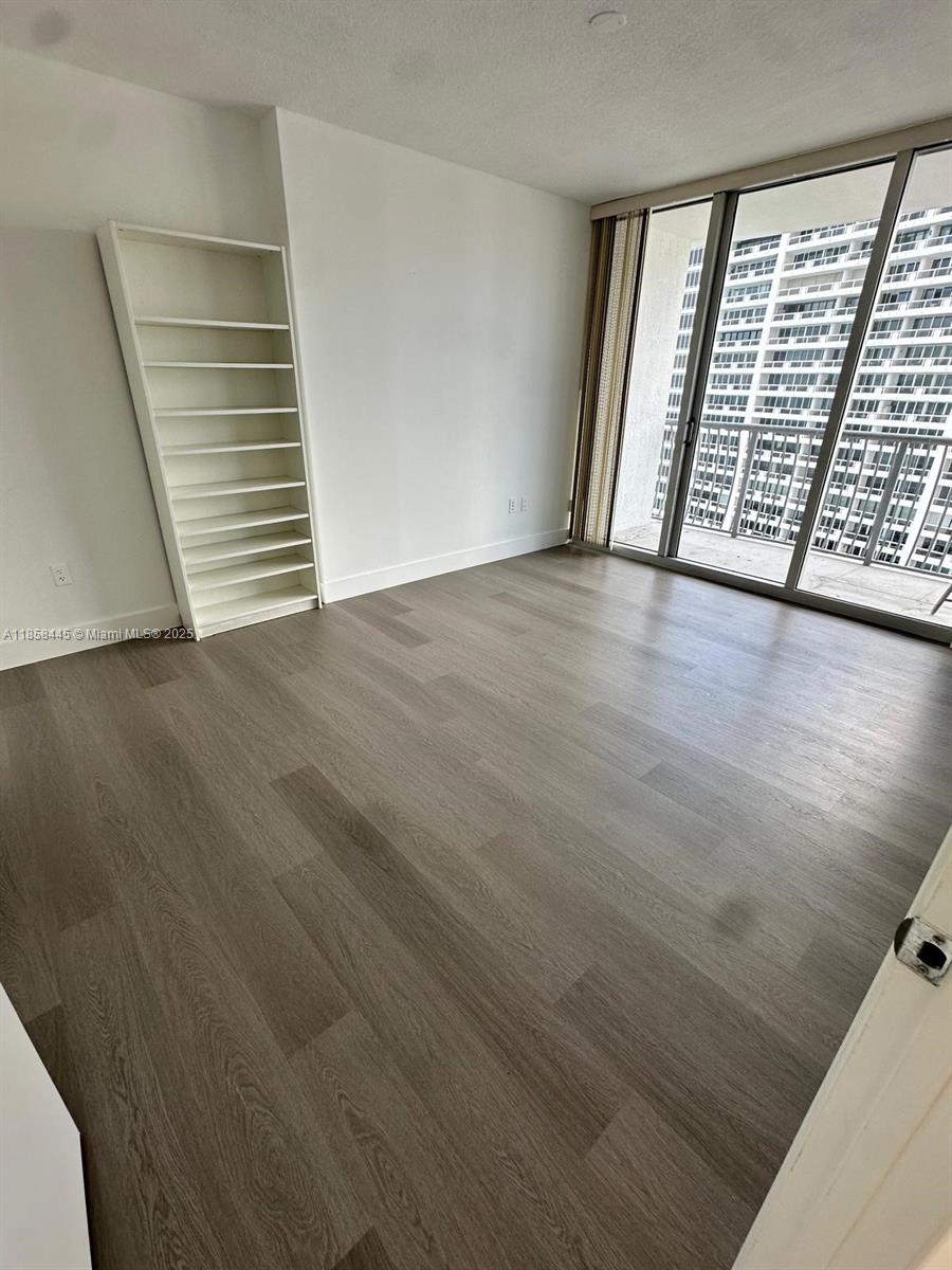 image Opera Tower Condo9