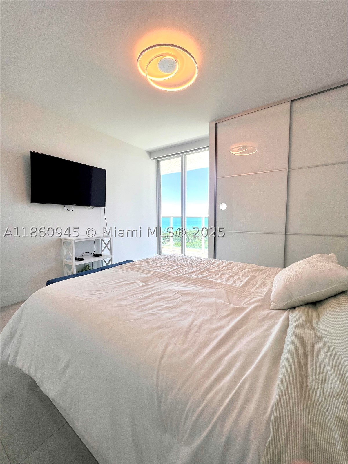 image Arlen House East15