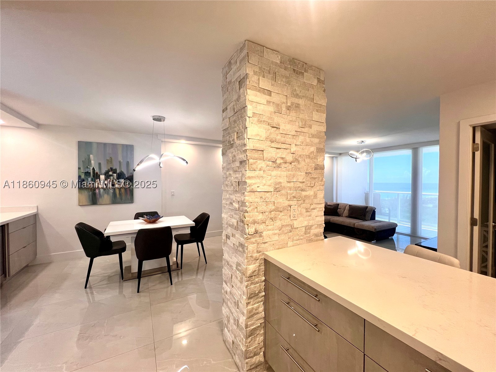 image Arlen House East28