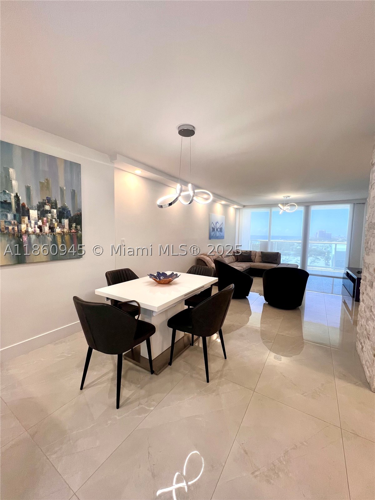 image Arlen House East30