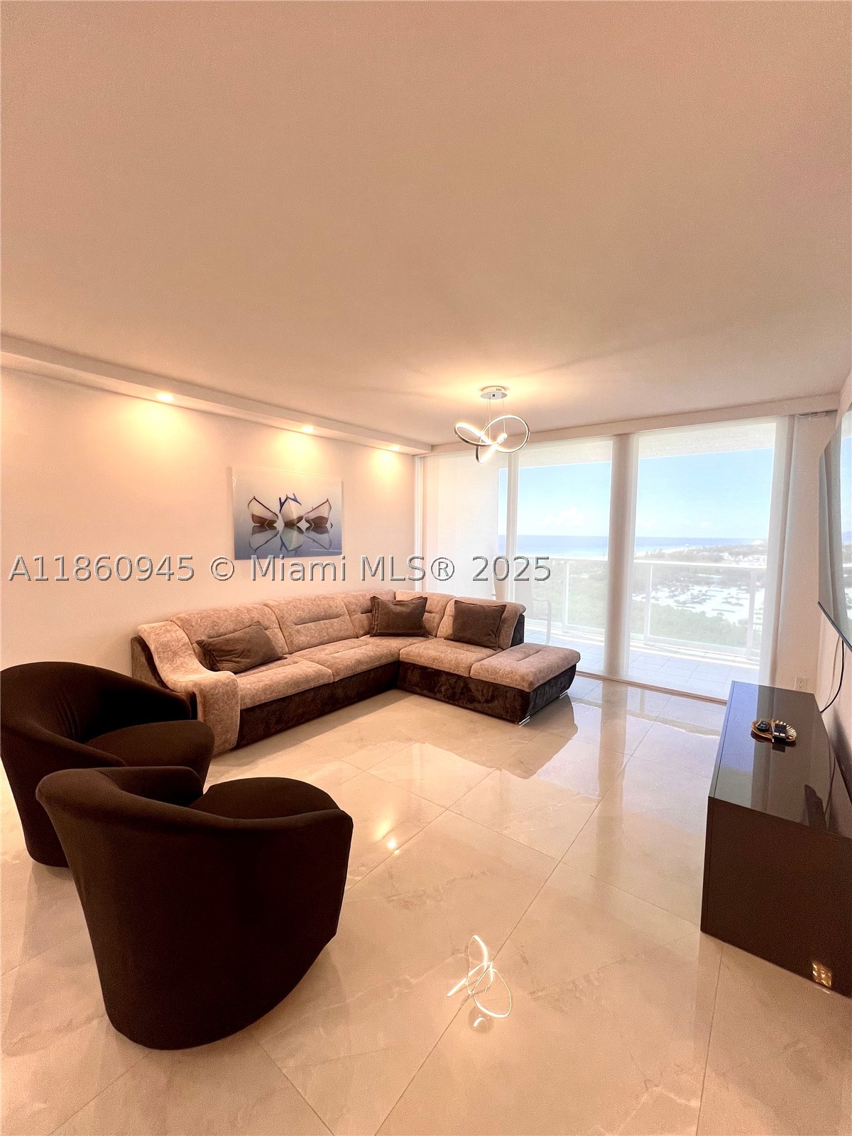 image Arlen House East31
