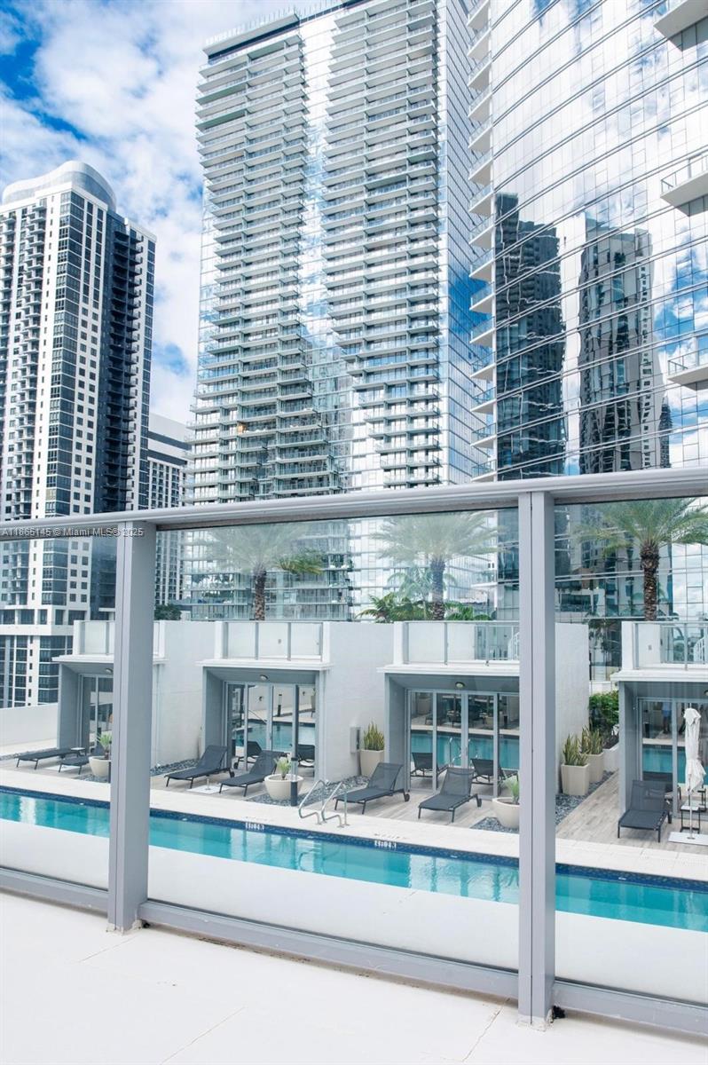image Paramount Miami Worldcent22