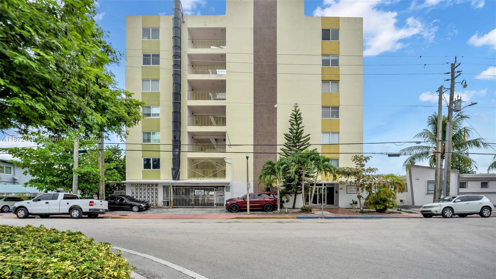 8001 Crespi Blvd #4B