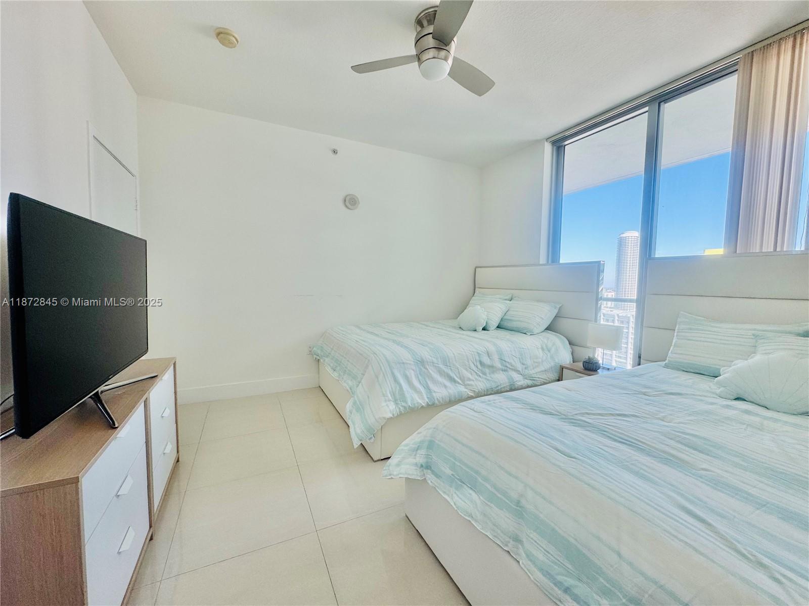 image The Axis On Brickell Cond13
