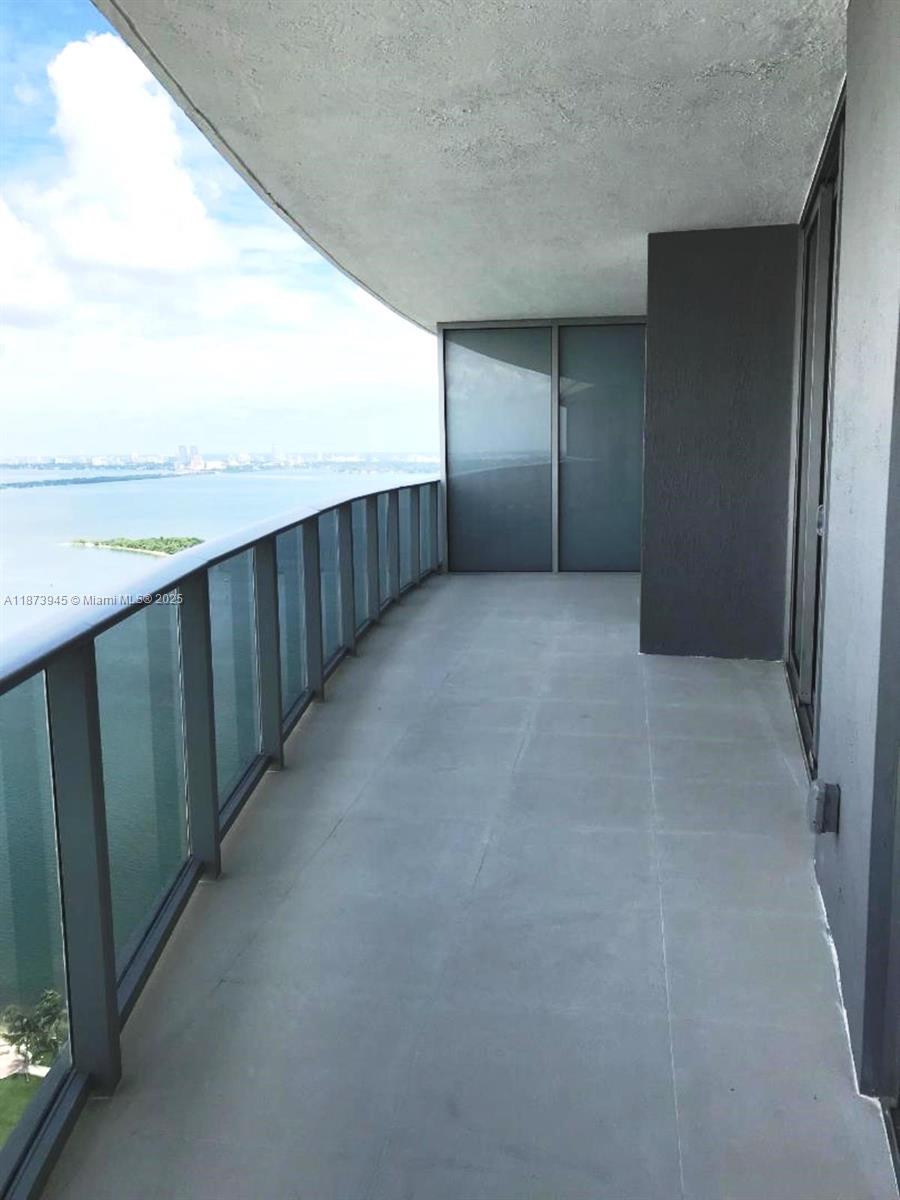 image Aria On Thr Bay23