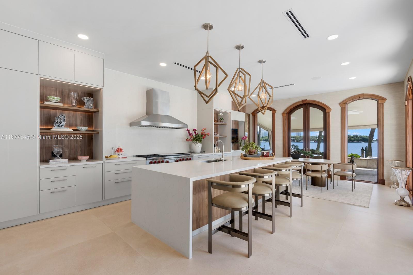 4 Palm Ave Miami Beach, FL 33139