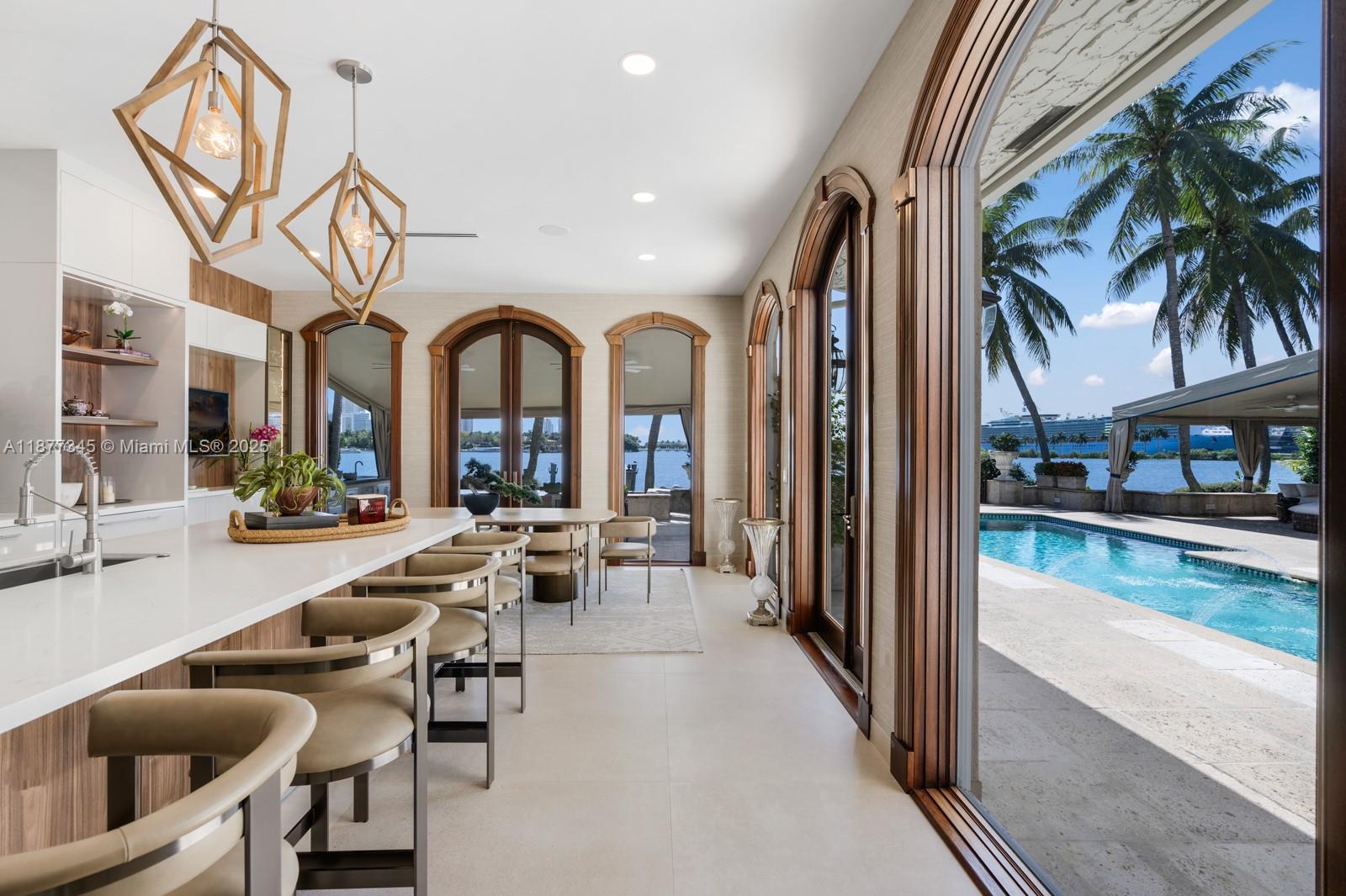 4 Palm Ave Miami Beach, FL 33139