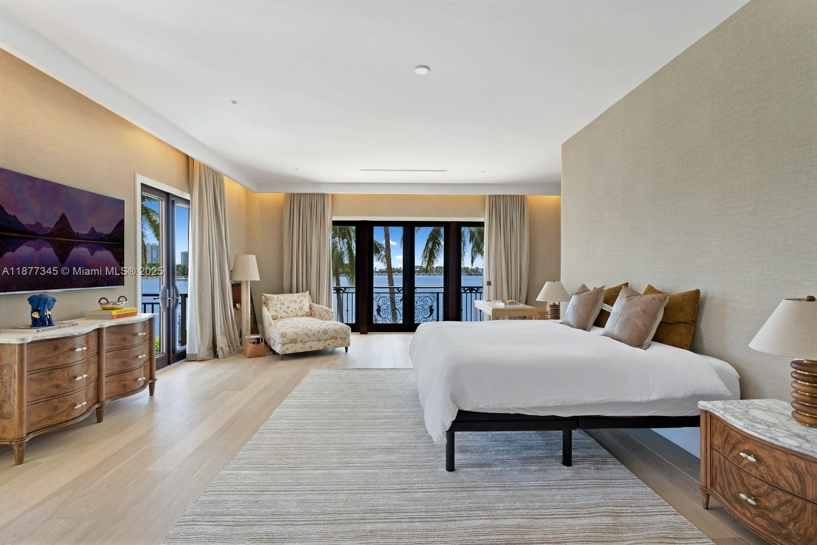 4 Palm Ave Miami Beach, FL 33139