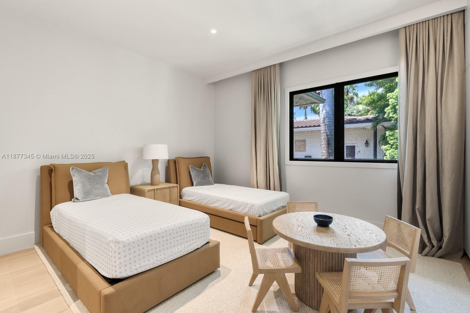 4 Palm Ave Miami Beach, FL 33139