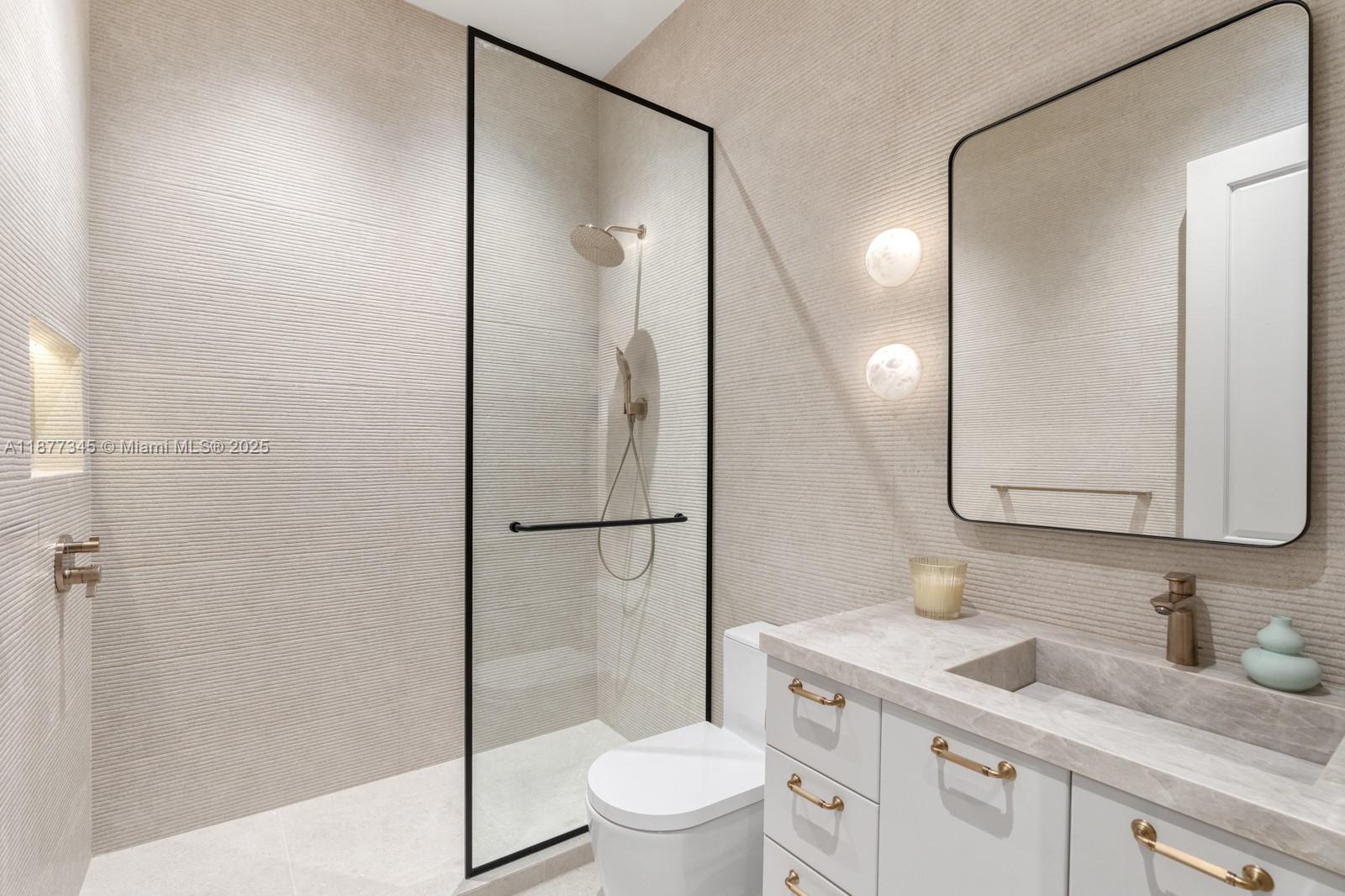 4 Palm Ave Miami Beach, FL 33139