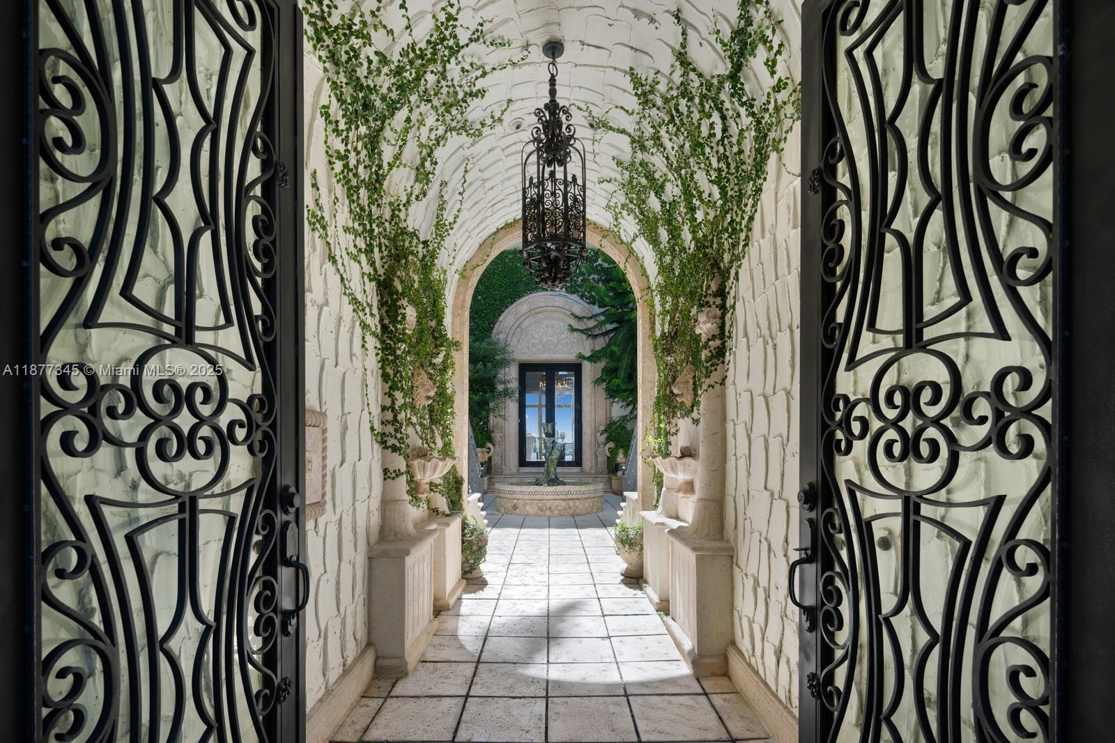 4 Palm Ave Miami Beach, FL 33139