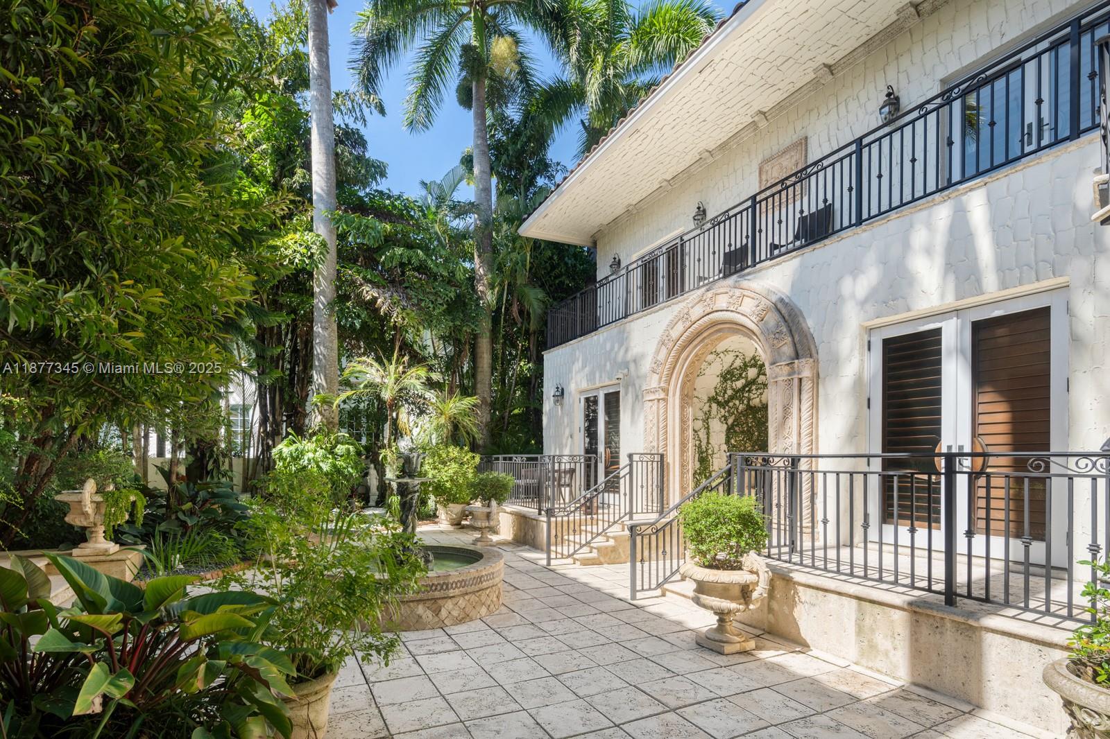 4 Palm Ave Miami Beach, FL 33139