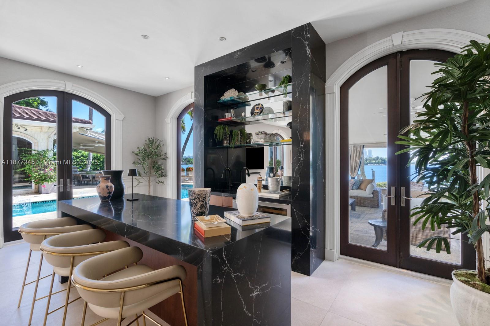 4 Palm Ave Miami Beach, FL 33139